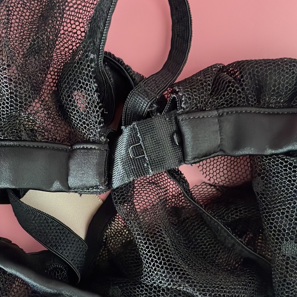 LaSenza garter panties - Picture 6 of 10